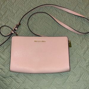 Michael Michael Kors soft Pink Large Crossbody leather clutch